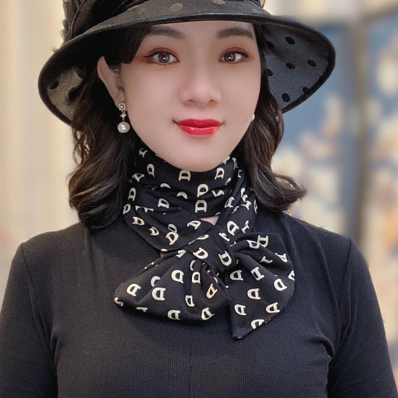 2025秋冬新款澳绒棉保暖围巾耳朵巾印花女时尚百搭多功能护颈围脖