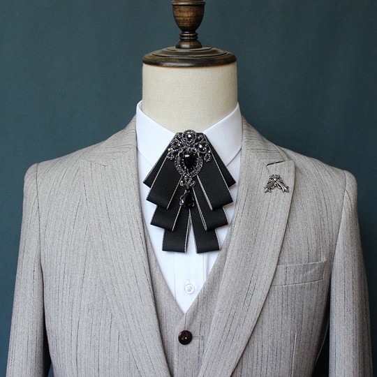 Деловой костюм джентльмена с галстуком-бабочкой, мода в европейском и американском стиле.