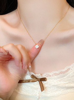 轻奢小众爆闪锆石吊坠方糖钛钢项链时尚气质高级感方锆锁骨链颈链