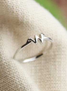 s925纯银w字母时尚明星细款戒指