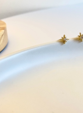 宇宙睡觉不用摘精致小巧风耳环