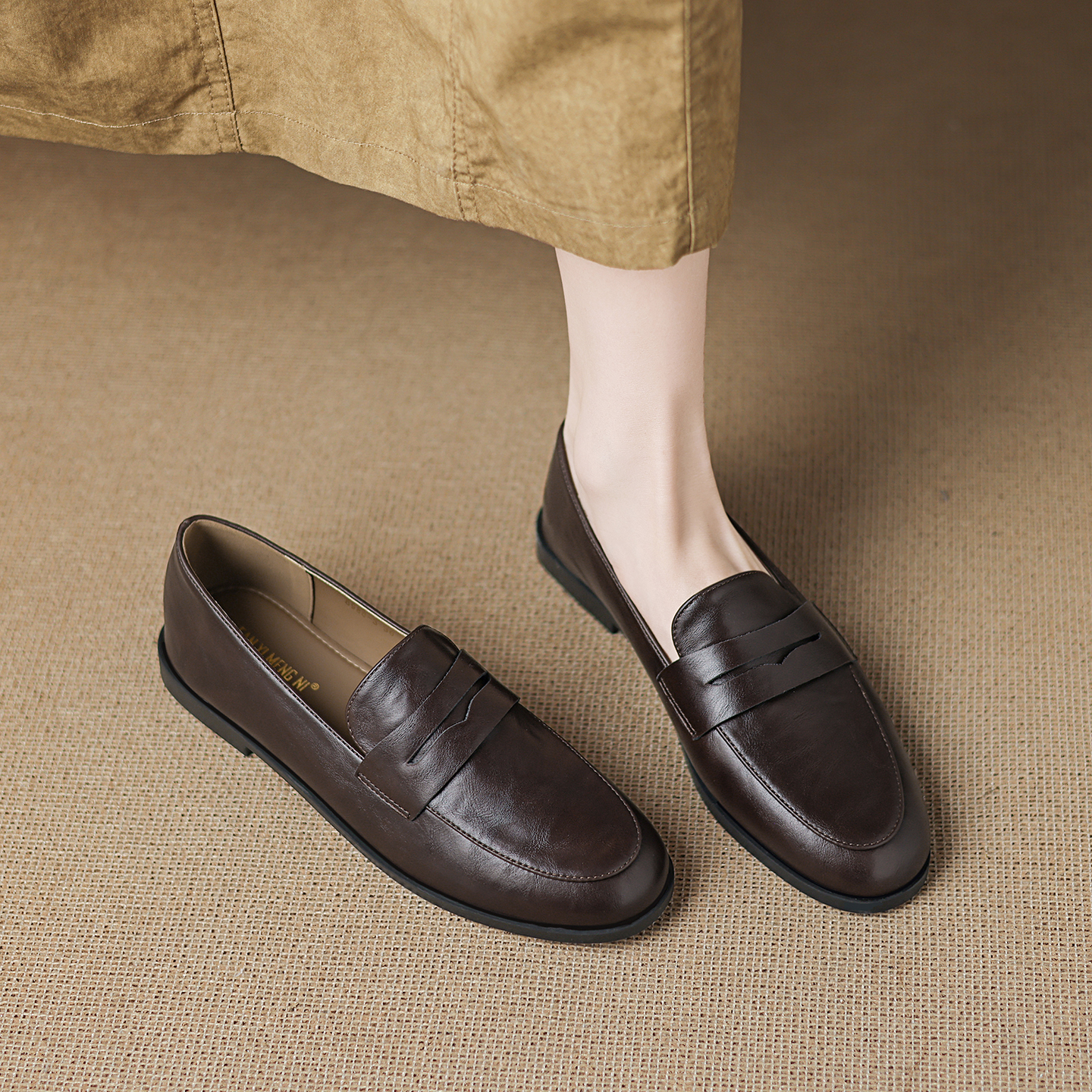 巨好看小皮鞋女2025秋新款爆款法式绝美单鞋女不累脚一脚蹬平底鞋 - 图2