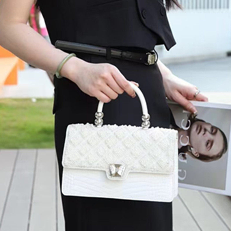 洋气真皮手提小方包牛皮菱格简约镶钻气质中年妈妈包婚包单肩斜挎,淘宝优惠券,粉丝福利购,淘宝优惠卷