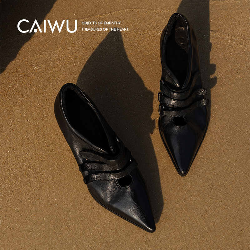 【彩物】女巫鞋2025新款复古风真皮尖头V口坡跟深口单鞋女魔术贴,淘宝优惠券,粉丝福利购,淘宝优惠卷