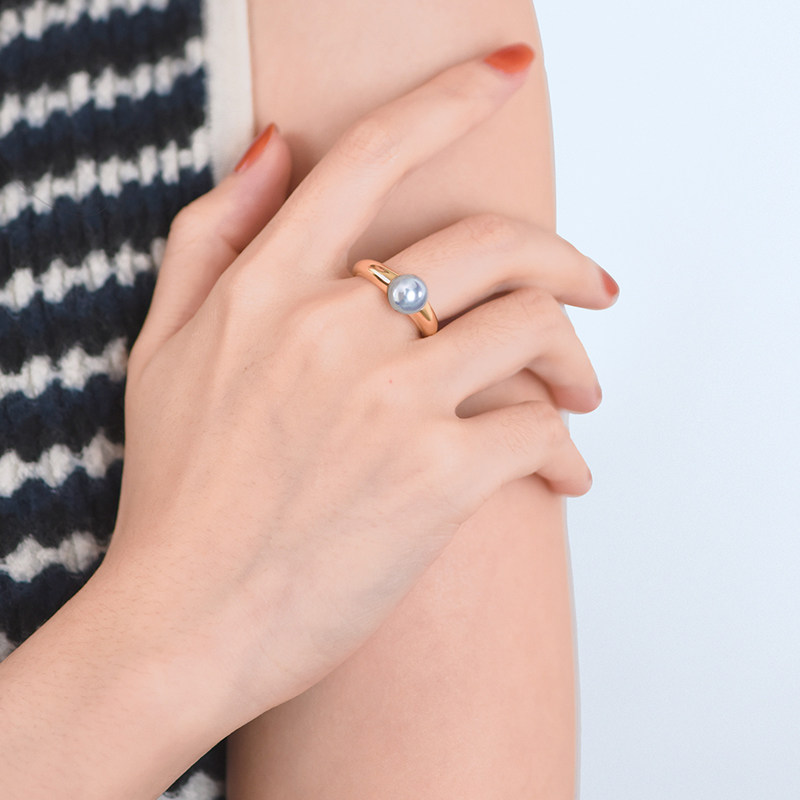 Medieval style vintage ring 18K gold akoya real hemp seawater pearl gray beads 18K thick gold croissant