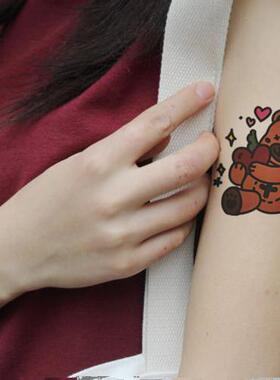 玩味TATTOO熊抱爱心原创纹身贴