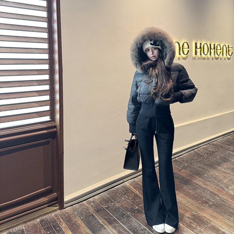 M900黑色羽绒服女短款冬季2025年新款连帽超好看大毛领小个子收腰