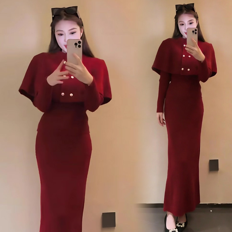 孕妇连衣裙2025秋冬季新款时尚新年战袍红色斗篷毛衣打底裙两件套,淘宝优惠券,粉丝福利购,淘宝优惠卷
