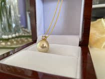 Your imperfectionis also my favorite (12 * 13mm diameter slightly flawless Nanyang gold pearl 18K gold pendant)