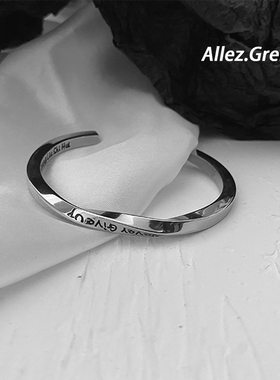 钛钢手镯重工质感刻字母机能风简约百搭款港风潮牌手环饰品不褪色