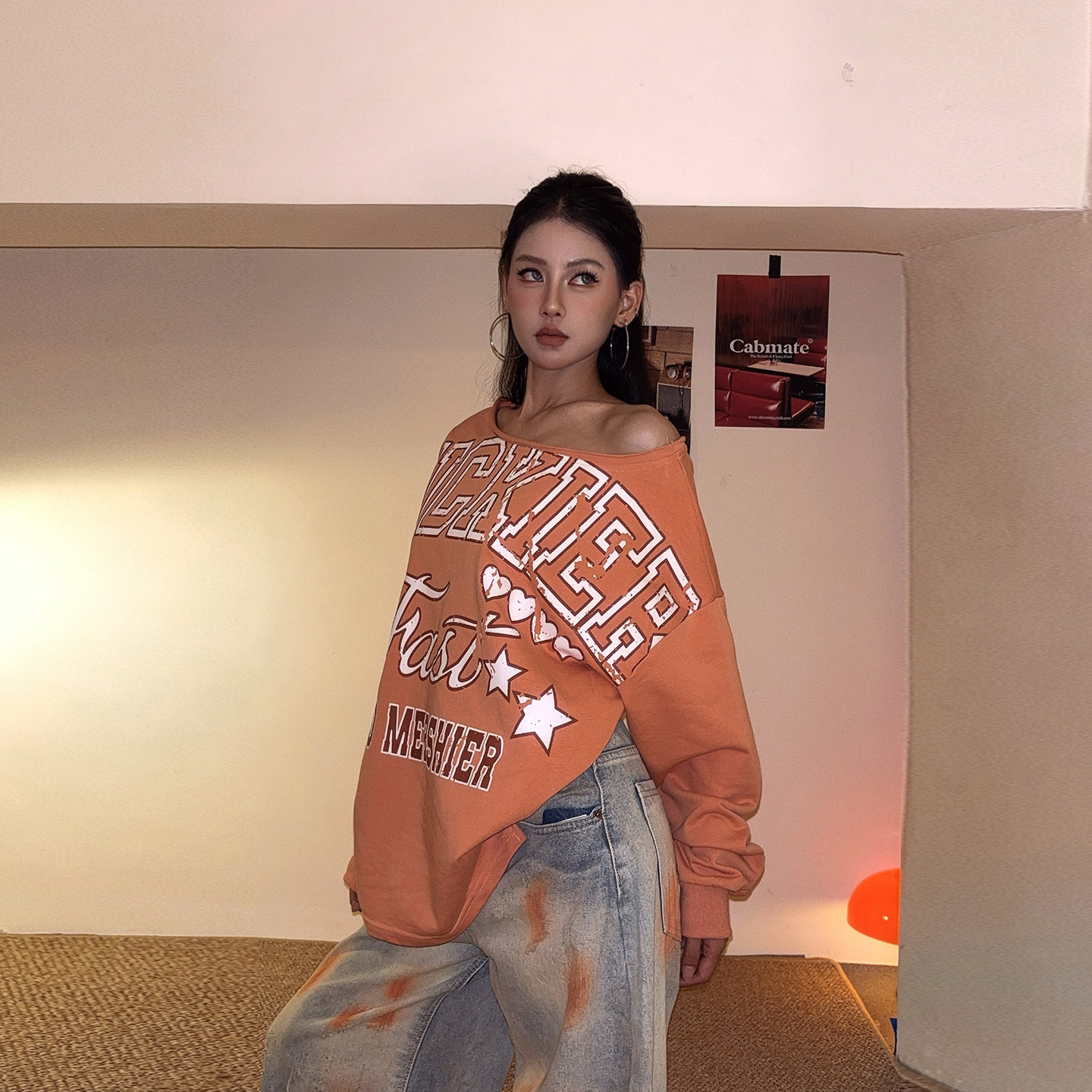 doubled美式复古辣妹斜领字母印花长袖卫衣女宽松露肩上衣打底衫,淘宝优惠券,粉丝福利购,淘宝优惠卷