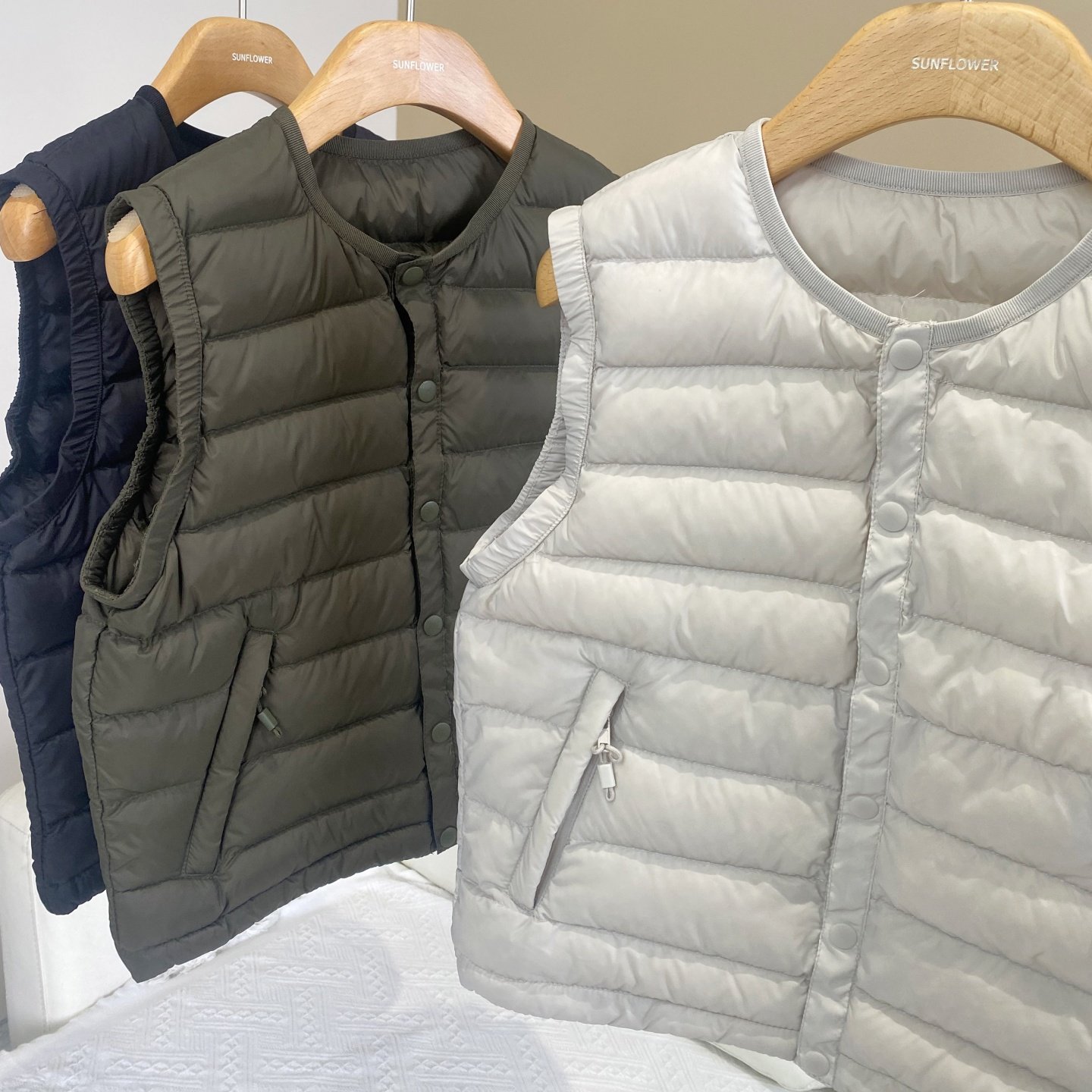 女童羽绒马甲外穿秋冬2025新款儿童校服神器冬季中大童白鸭绒背心,淘宝优惠券,粉丝福利购,淘宝优惠卷