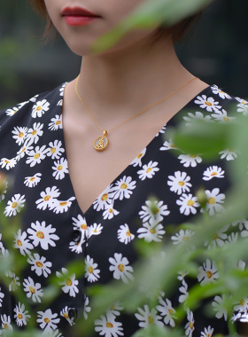 镶嵌和田玉圆形项链葫芦吊坠