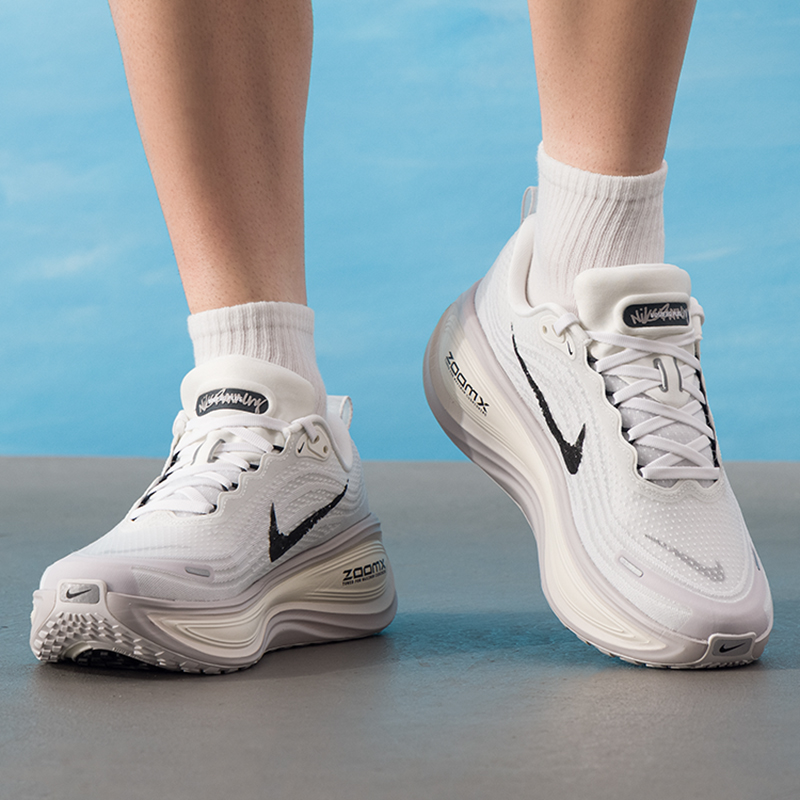 Nike耐克超级迈柔男子跑鞋正品全掌ZOOMX缓震运动鞋VOMERO PLUS - 图1