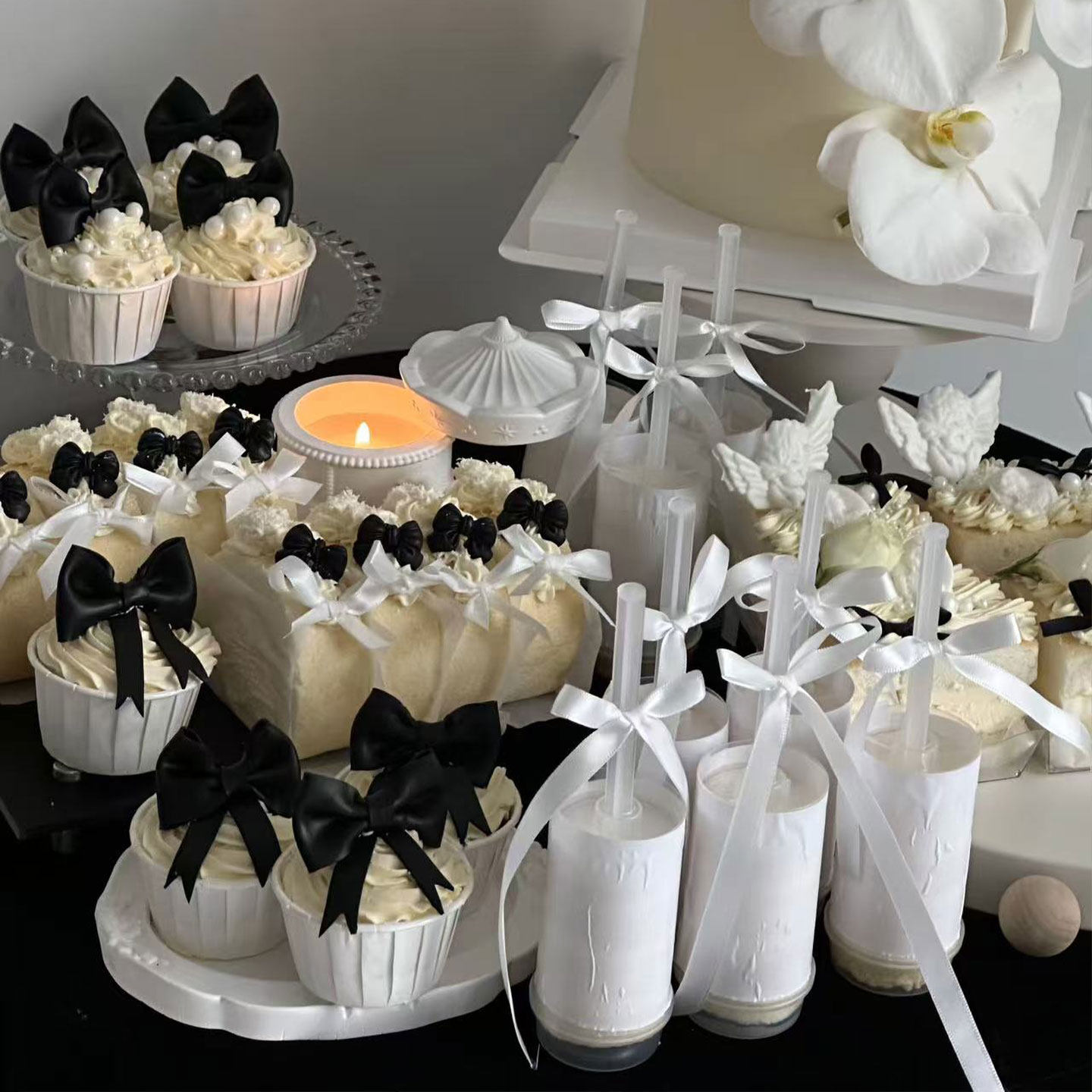 简约ins高级黑白色系茶歇甜品台蛋糕装饰蝴蝶兰鲜花蝴蝶结推推乐,淘宝优惠券,粉丝福利购,淘宝优惠卷
