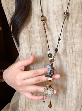 新中式月牙串珠项链女2025新款爆款长款毛衣链小众设计感挂脖配饰