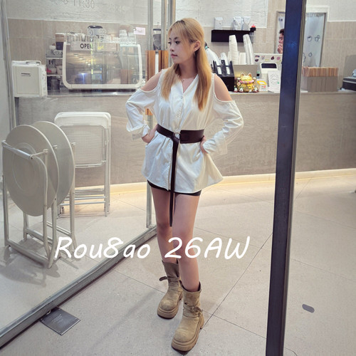 Rou8ao微胖大码女装法式单排扣露肩V领衬衫2026夏时尚气质上衣 - 图3