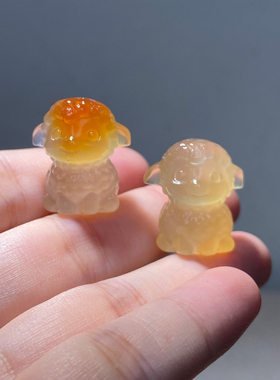 绵羊萌宠天然冰透羊玉坠