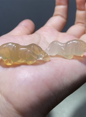 天然冰透玉髓虎玉坠男女款