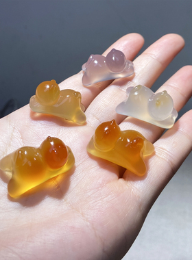 天然冰透俏色玛瑙劈叉猫项坠