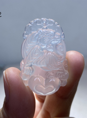 天然高冰十二生肖吊坠白玉款本命年属相心形挂件玉佩毛衣链项链