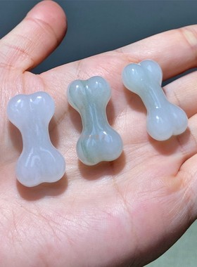 天然天山翠白玉猫头骨头吊坠