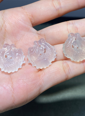 天然玛瑙玉髓鱼化龙吊坠