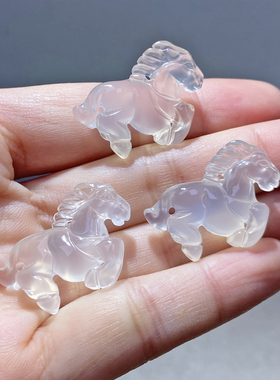 纤纤素手高冰玉髓生肖马精雕项坠