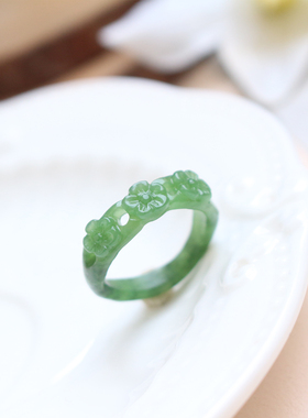 简约时尚和田玉碧玉梅花戒指