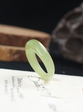 简约时尚和田玉黄玉水滴戒指