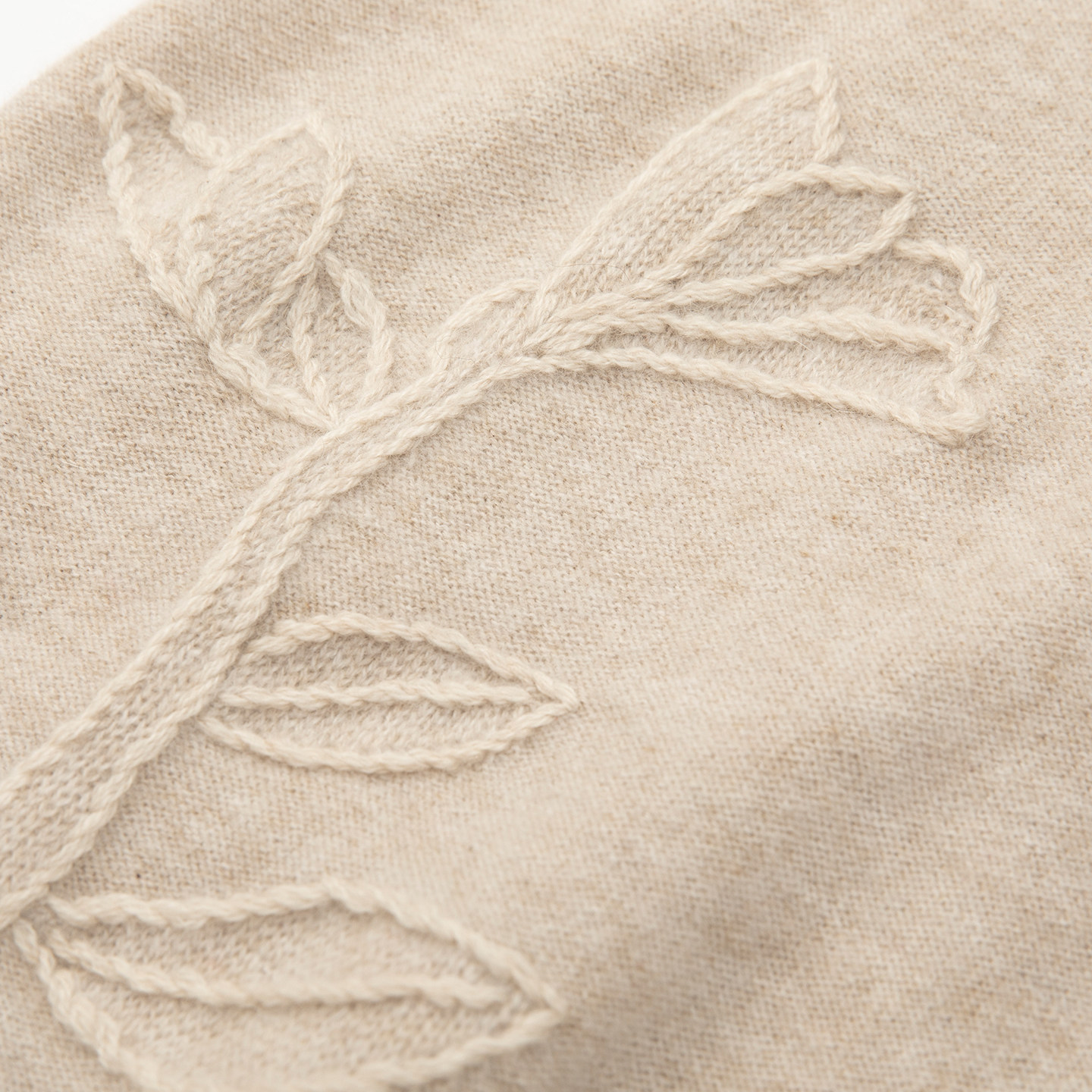 皮皮狗秋冬新款圆领立体手工绣毛暗纹提花女士针织套头羊绒衫毛衣,淘宝优惠券,粉丝福利购,淘宝优惠卷