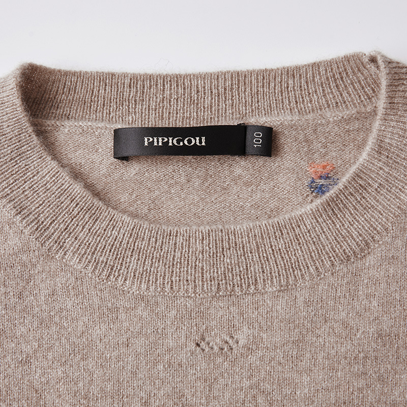 皮皮狗秋冬新款圆领无染色羊绒衫定位绣花套头女宽松舒适针织羊绒 - 图2