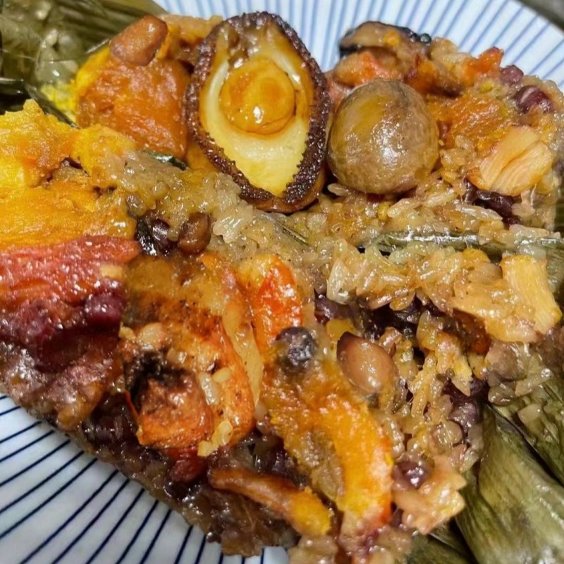 福建闽南特产蛋黄板粟烧肉粽泉州厦门海鲜鲍鱼粽台湾大肉粽子香菇,淘宝优惠券,粉丝福利购,淘宝优惠卷