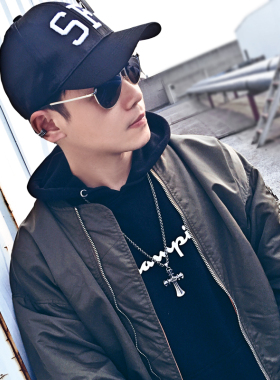 皇冠十字架吊坠ins毛衣链钛钢