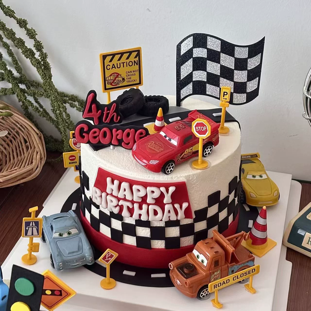 汽车总动员烘焙蛋糕装饰摆件闪电麦昆卡通回力车汽车儿童生日插件,淘宝优惠券,粉丝福利购,淘宝优惠卷