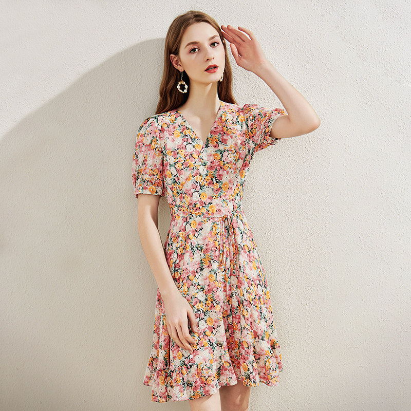 碎花雪纺2020年夏季新款v领裙子 百达依莉连衣裙