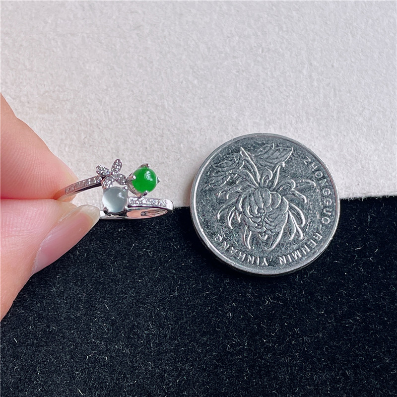 8月新品 鸿玉翡翠18k金镶嵌冰糯种白冰阳绿双蛋面精美戒指A880828
