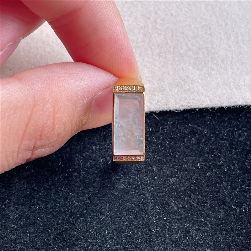 New product in September Hongyu Jadeite 18k gold inlaid ice seed white ice rectangular exquisite ring Genuine A880914