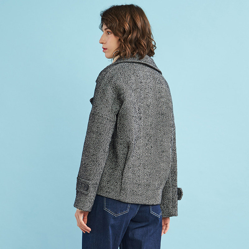 艾格2019冬季新品女装纯色西装领 艾格银座短外套