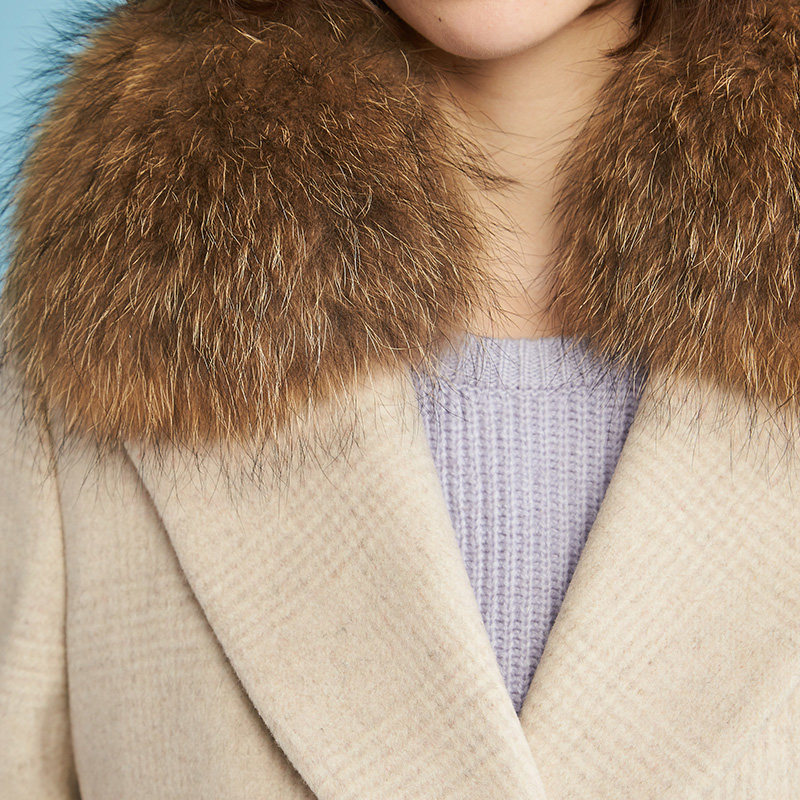 艾格2022秋冬新品气质直筒毛领风衣 艾格银座风衣