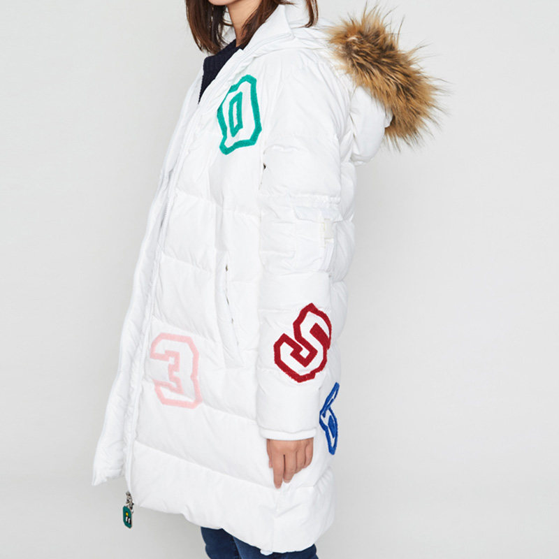 艾格冬季女装印花字母中长款白鸭绒 艾格银座羽绒服