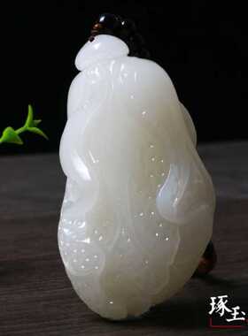 纯天然玉石玉器白菜吊百财聚来手把件把玩件男女款遇百财把件包邮