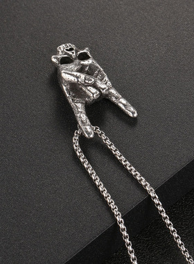 AH7钛钢复古手指骷髅头个性吊坠项链首饰品潮朋克男女嘻哈毛衣链
