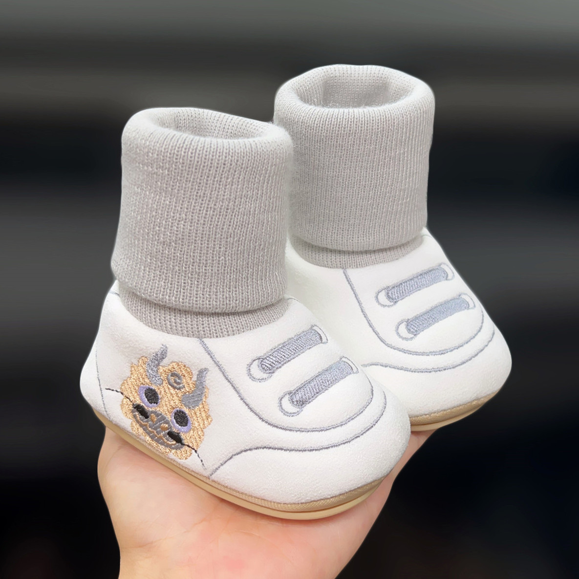 宝宝鞋冬季可爱小龙鞋袜软底加绒加厚保暖学步鞋防滑柔软鞋袜婴儿 - 图3