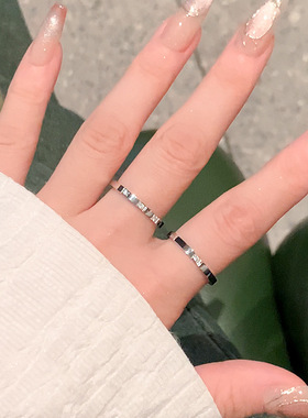 银色素圈戒指女小众设计锆石尾戒钛钢戒指女轻奢高级感玫瑰金指环