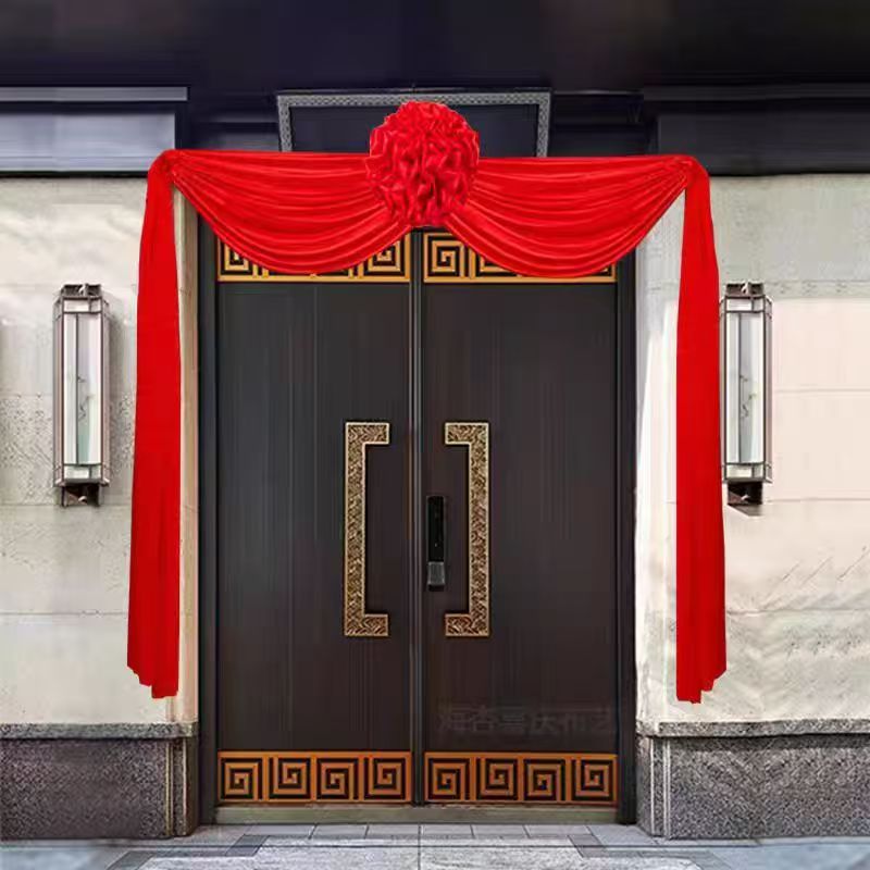 Wedding red flower ball rural courtyard red silk cloth wedding room balcony railing villa exterior wall decoration