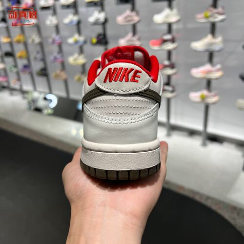 耐克2026马年限定脱缰系列DUNK LOW (GS)大童休闲鞋 IQ9793-020 - 图1