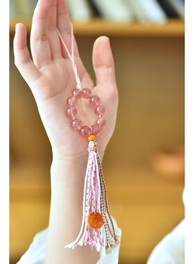 原创设计 纯手工编织，天然草莓晶包包挂饰钥匙挂饰汽车挂饰