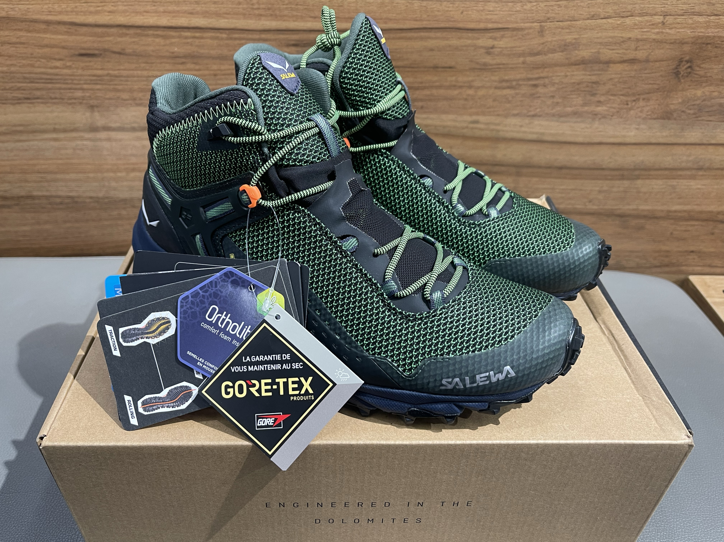 Salewa沙乐华户外越野鞋男防滑耐磨超轻型防水透气爬山运动徒步鞋 - 图0