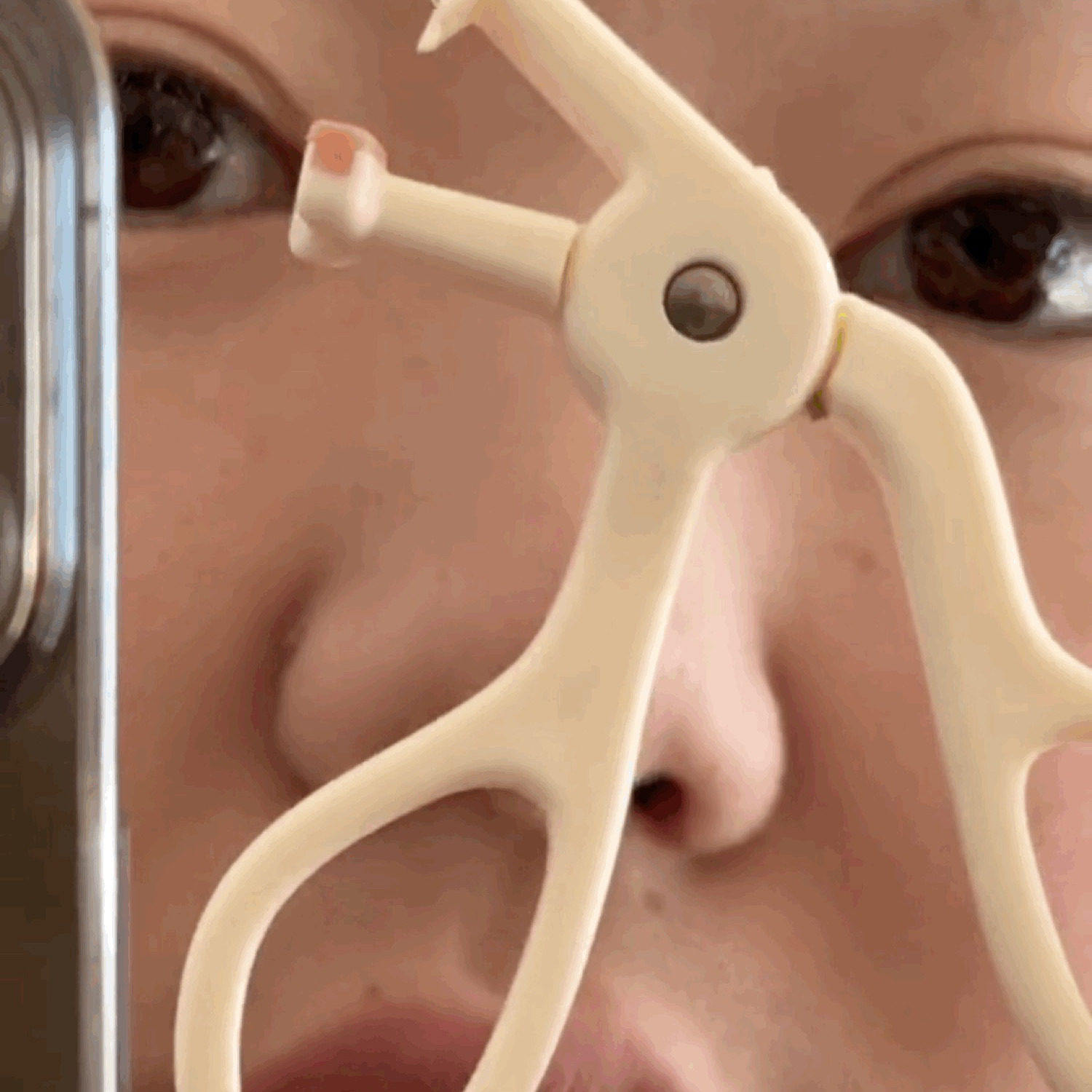 再也不用担心睫毛眨眼睛瞭！倒睫毛细节夹 边角的睫毛都能夹到！,淘宝优惠券,粉丝福利购,淘宝优惠卷